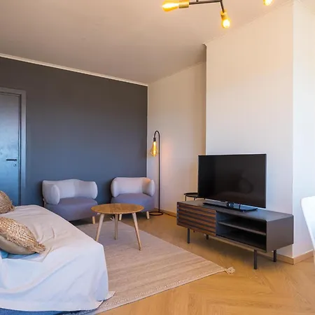 Lakme - 0801 + Box 16 Middelkerke