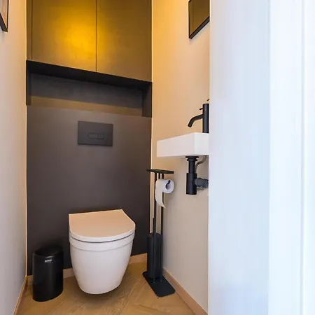 Lakme - 0801 + Box 16 Apartment *
